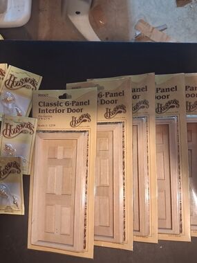 6 Houseworks #6007 Classic 6-Panel Traditional Interior Doors 1:12 scale W/knobs